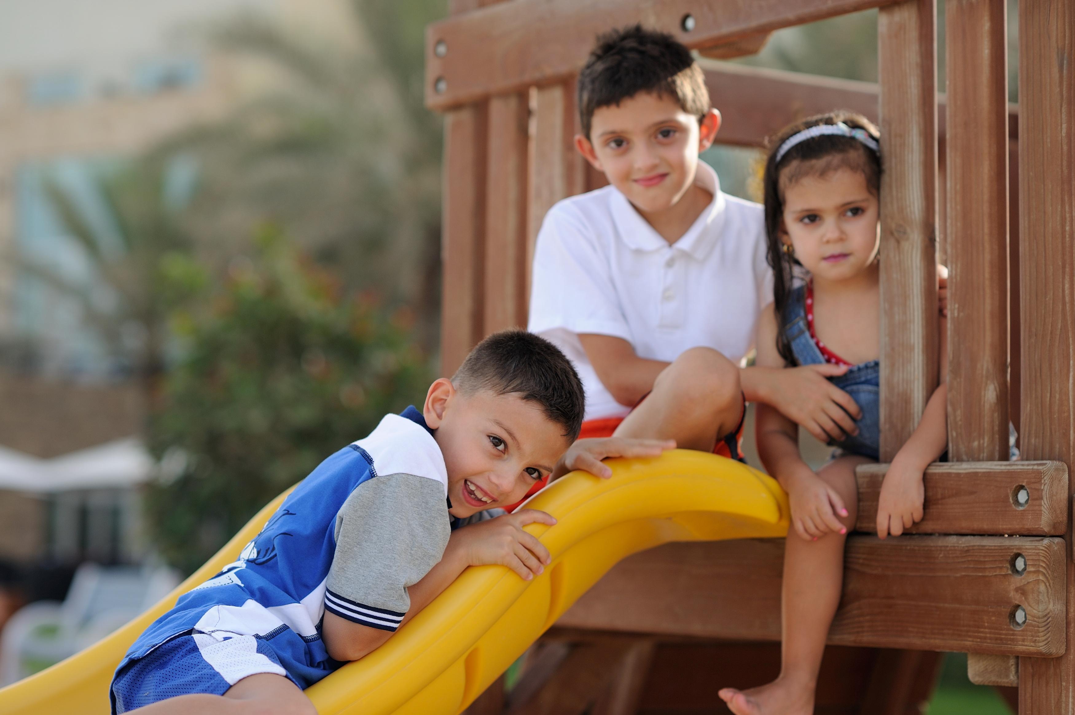 Moevenpick Hotel & Resort Al Bida'A Salmiya Bagian luar foto Children playing on a slide